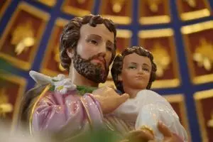 Statue of St. Joseph and the Child Jesus