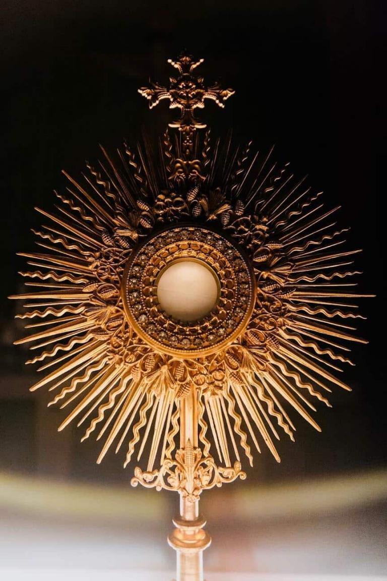 Silence is key for Eucharistic Adoration - Knights of The Holy Eucharist